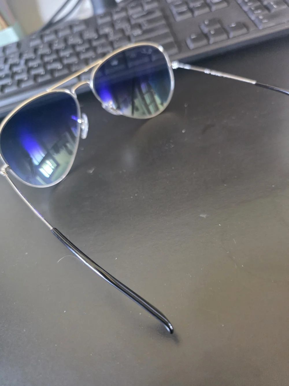 Ray-Ban Aviator Sunglasses with Blue Mirrored Lenses